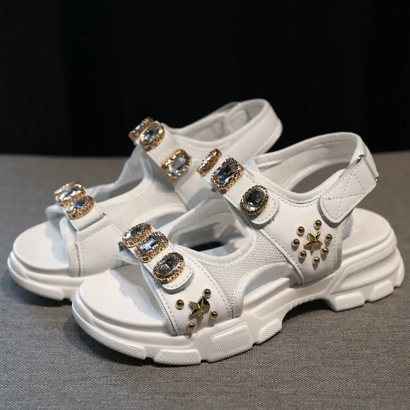 

2019 Roman Rhinestone Sandals Female New Summer Korean Version Flat Holiday Sandals Comfortable Beach Shoes
