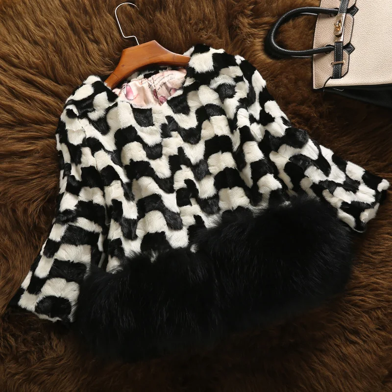 

White and black patchwork natural mink fur and black real raccoon dog fur bottom fashion coat outerwear women real fur jacket