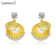 LUOTEEMI уникальные серьги-гвоздики с искусственным жемчугом, женские серьги из кубического циркония для свадебной вечеринки, Золотой Рождественский подарок