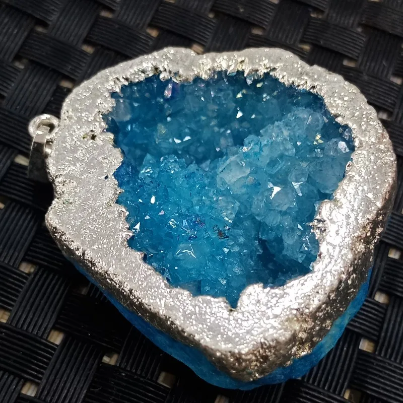 

DHXYZB 40-50mm Natural Agate geode cluster Pendant Electroplating blue Stone Quartz Crystal mineral Reiki Healing Jewelry Gift
