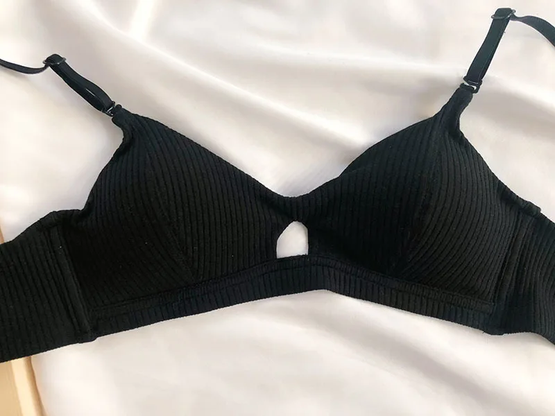 (52)