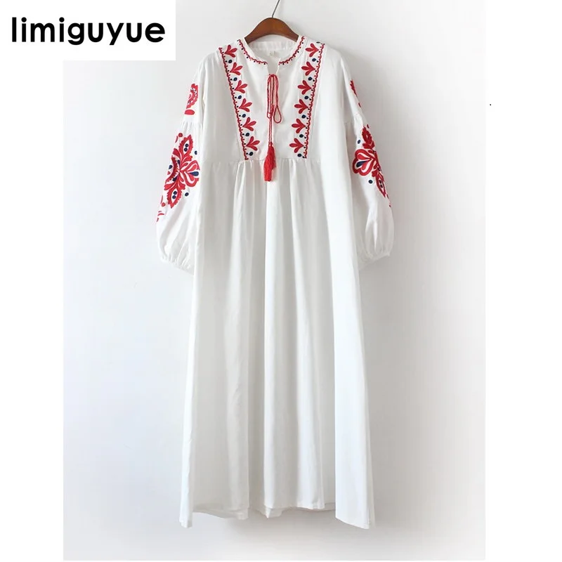 

Hippic Chic Boho People Mexican Dress Women 2017 Autumn Runway Long Dress White Black Blue Vintage Embroidery Dress Y1134