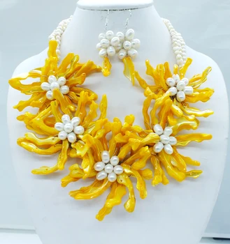 

NO2297# Free shipping. Classic. Sea water devil shell, pearl, flower necklace