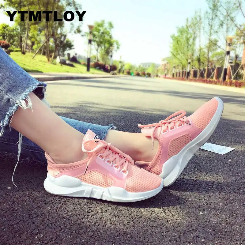 2019 النساء أحذية عارضة إمرأة رياضية الأزياء تنيس Feminino ضوء تنفس شبكة امرأة الأبيض Zapatos دي موهير إسفين حذاء رياضة 2019 النساء أحذية عارضة إمرأة رياضية الأزياء تنيس Feminino ضوء تنفس شبكة امرأة الأبيض Zapatos دي موهير إسفين حذاء رياضة