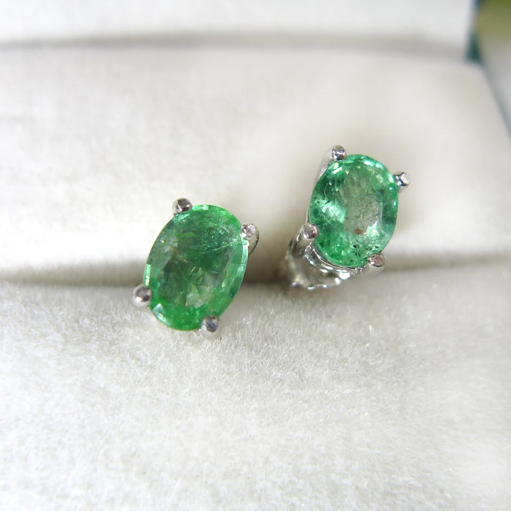

1.6 Carat natural emerald earrings women green gemstone jewelry Cost-effective sterling silver 925 stud earrings