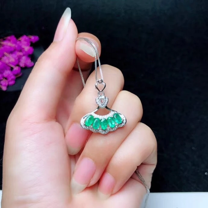  Mode fan jupe naturel vert émeraude pendentif colliers naturel pierre gemme pendentif S925 argent f