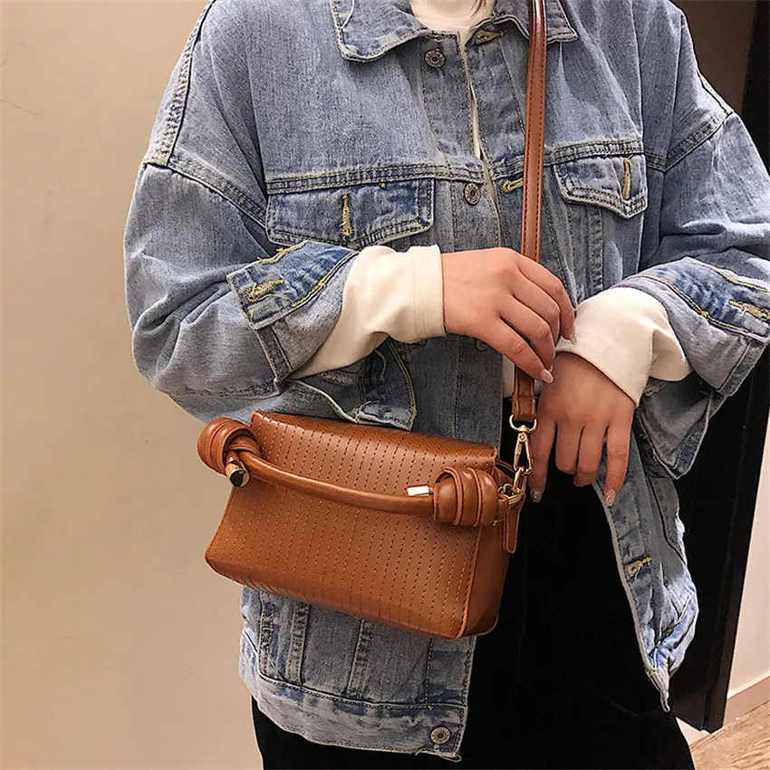 TOYOOSKY أزياء النساء حقائب بو الجلود موضوع اليد حقيبة الأعلى مقبض Crossbody حقيبة حقيبة كتف سيدة بسيطة نمط حقائب اليد TOYOOSKY أزياء النساء حقائب بو الجلود موضوع اليد حقيبة الأعلى مقبض Crossbody حقيبة حقيبة كتف سيدة بسيطة نمط حقائب اليد