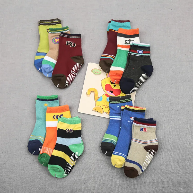 12 пар/партия носки из хлопка для маленьких мальчиков противоскользящие носки-тапочки с резиновым покрытием носки с рисунками для детей 1-3 лет