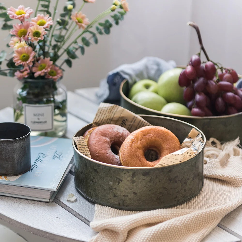 

Europe Style Metal Storage Basket Vintage Handmade Creative Fruits/Breads Plates Iron Sheet Table Organizer Storage Tray