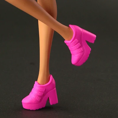 Новинка года; яркие аксессуары; оригинальная обувь для куклы Барби; модная обувь с украшением в виде кристаллов; Доступно 15 моделей обуви - Цвет: D10