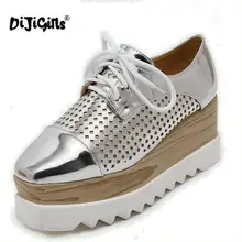 Женские туфли на платформе оксфорды кожаная спортивная обувь из искусственной кожи на плоской подошве со шнуровкой криперы повседневные серебряные туфли на легкой подошве с отверстиями туфли под старину