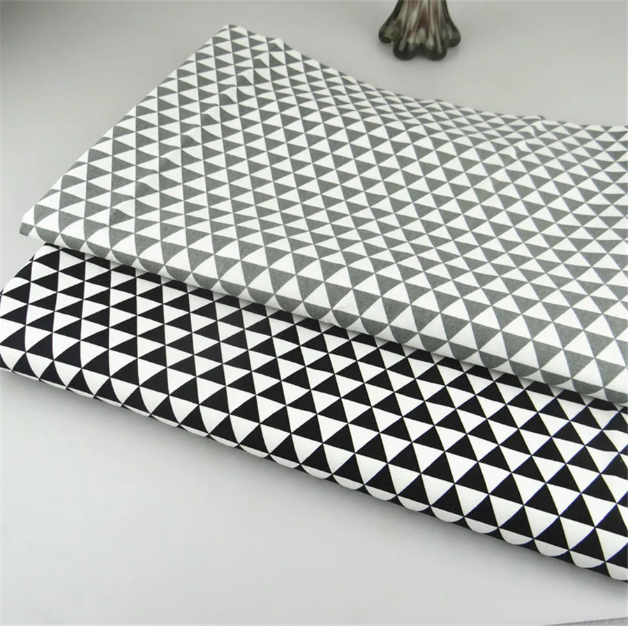 

Classic Design Reusable Textile Napkin Geometric Triangle Pattern Printed Home Use Kitchen Towel Fabric Tablecloth Background