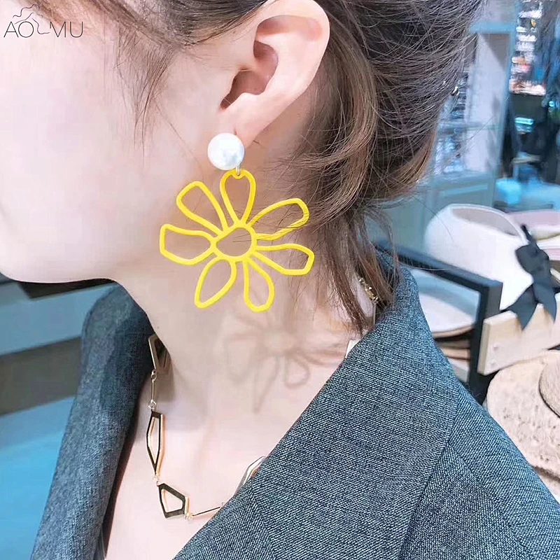 

AOMU 2018 Korea Exaggerate Big Hollow Out Flower Geometry Pearl Long Drop Earrings For Women Girl Acrylic Design Beach Jewelry