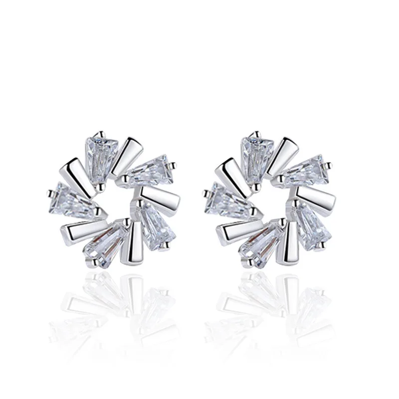 

New Fashion Luxury Crystal Zircon Women Stud Earrings Silver Color Charm Engagement Earring Brincos Wedding Jewelry Accessories
