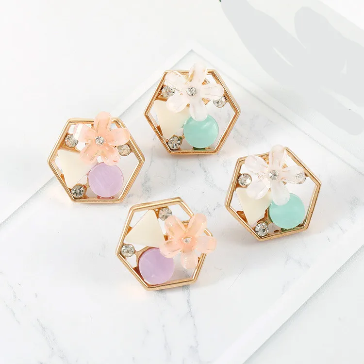 

Fashion Personality Geometric Polygon Crystal Earrings 2019 New Korea Small Fresh Hexagonal Inlay Earrings Factory Wholesale