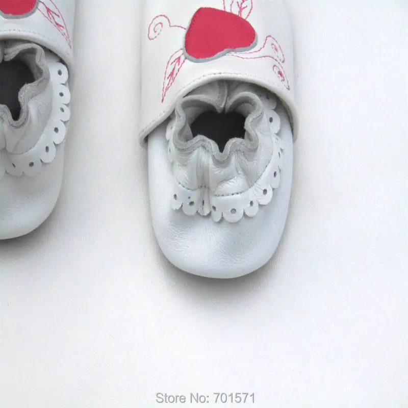 Обувь для новорожденных девочек Гарантированная мягкая подошва натуральная кожа детская обувь/темно-розовое сердце девочка Первые ходунки