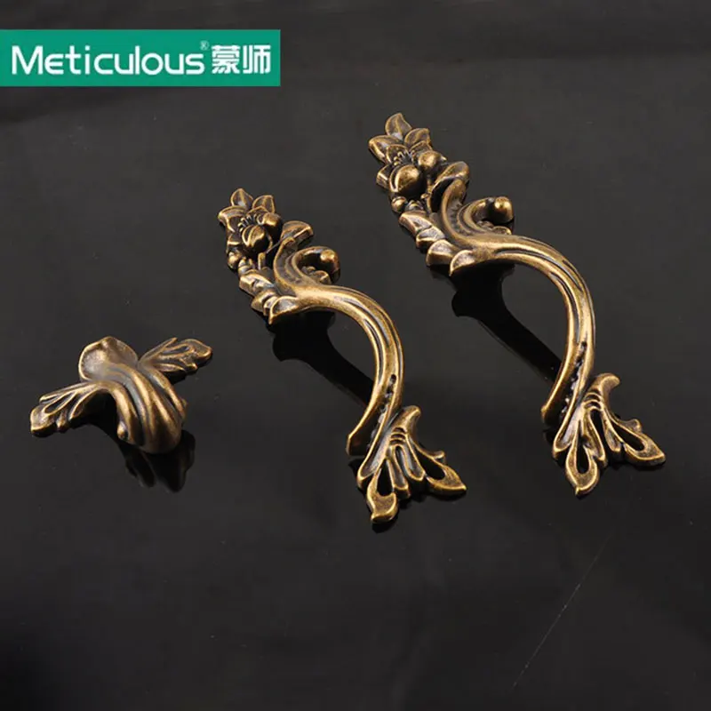 

Meticulous Antique Bronze Handles rustic drawer knobs Kitchen Cabinet shabby chic Knob Vintage Furniture Handle Cupboard pulls