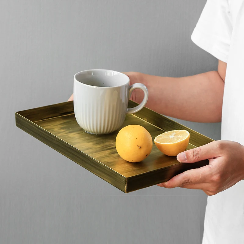 

Retro Nordic Metal Office Table Storage Plate Chic Scandinavian Elegant Luxury Golden Office Desk Storage Tray Cupcake Organizer