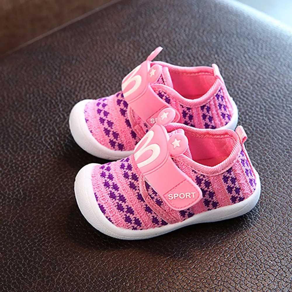 Одежда для новорожденных; для малышей для девочек и мальчиков для новорожденных; мягкая подошва с защитой от скольжения детские кроссовки, обувь из флиса кораллового цвета, тапочки для одежда для малышей;