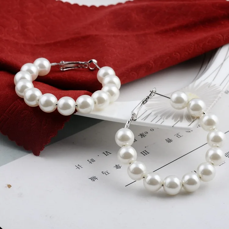 

1Pair Imitation Pearl Hoop Earrings for Women Europe Nightclub Exaggerates Oversize 6CM Pearl Circle Ear Rings Earrings Circle