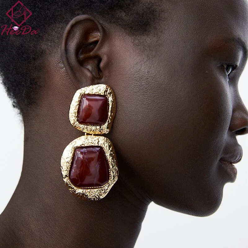 

Heeda Kpop Hyperbole Geometric Vintage Women Stud Earrings Autumn Winter New Joker Graceful Ear Decoration Lady Red Jewelry 2018