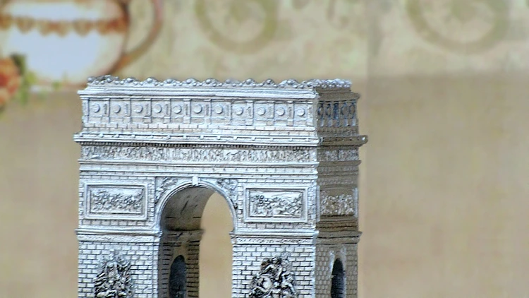 Французский ориентир Триумфальная арка орнамент ремесла статуя Европейское здание Смола Модель Статуэтка Франция архитектура Скульптура дома