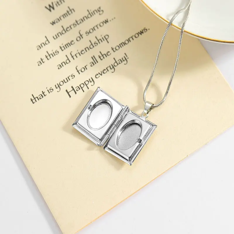 11186677006_2122545262