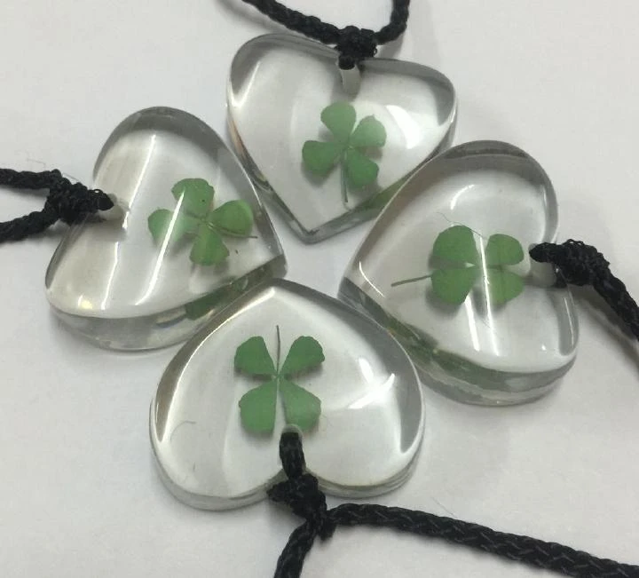 Livraison Gratuite 5 Pendentif Veritable Trefle A Quatre Feuilles Specimen En Forme De Coeur Design Cool Bijoux Aliexpress Livraison Gratuite 5 Pendentif Veritable Trefle A Quatre Feuilles Specimen En Forme De Coeur Design Cool Bijoux Aliexpress
