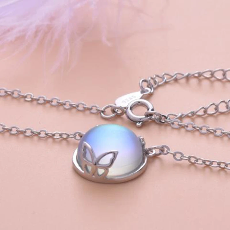 

Female Moonstone Pendant Necklace Silver color Cute Butterfly Round stone Necklaces For Women Best Lover Choker Girls jewelry