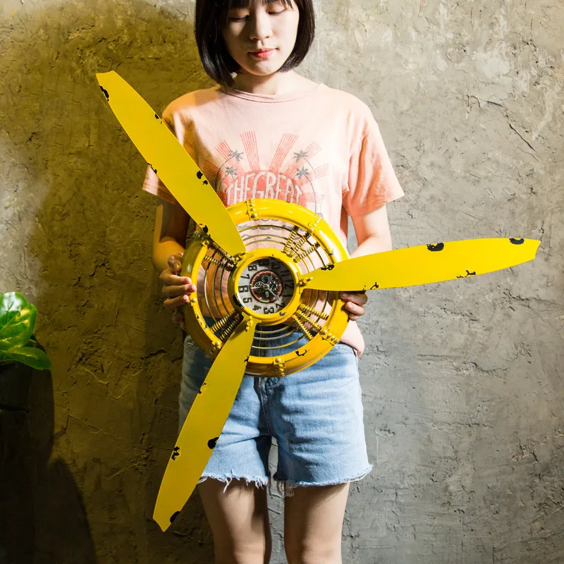 3 Color Industrial Air Plane Propeller Metal Wall Clock Mute and HD Display Aeroplane Retro Ornament Decor Crafts 4