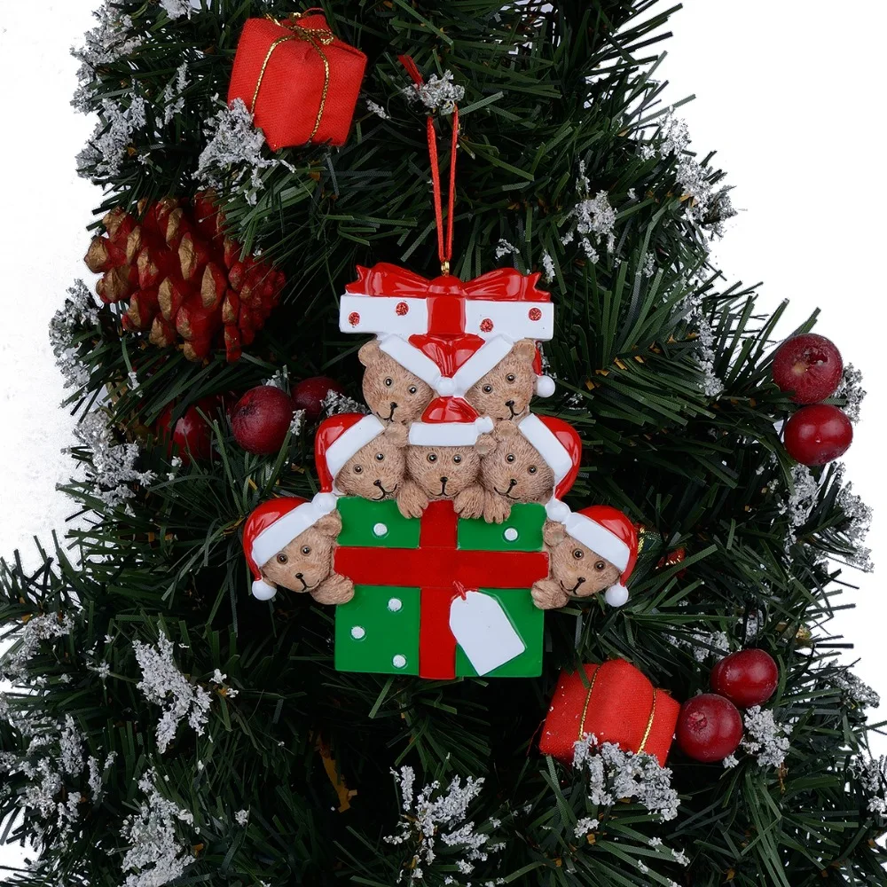 Wholesale Resin Bear Family Of 7 Christmas Ornament Personalized Gift Write Your Own Name For Holiday Home Decor Miniature Craft