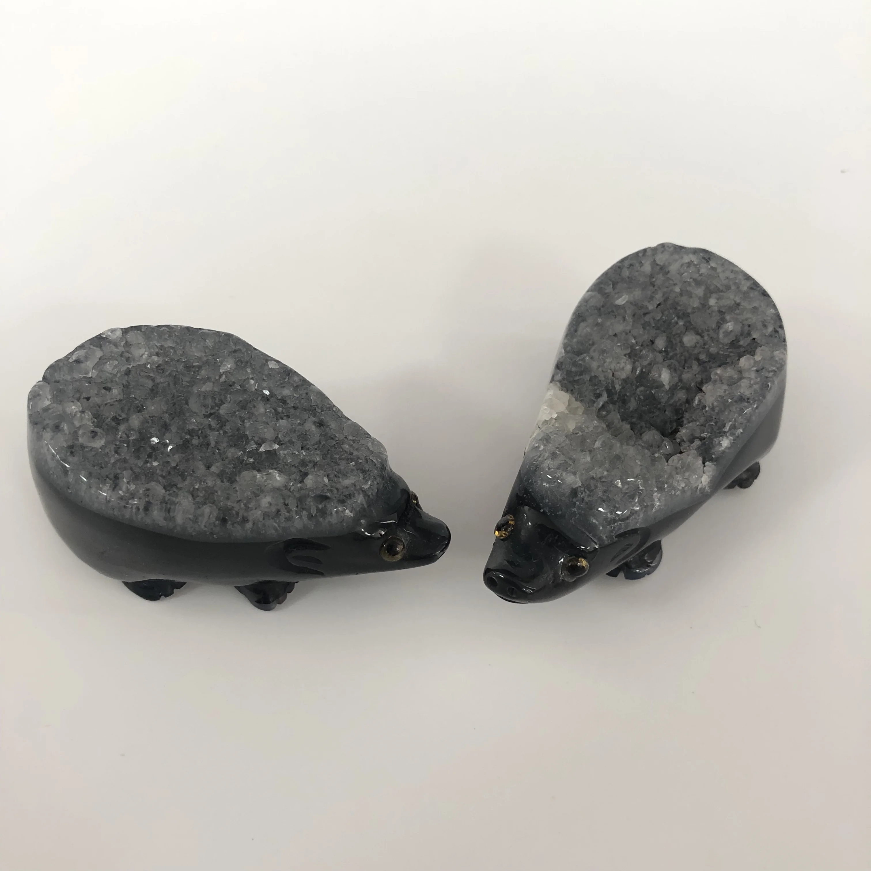 

Natural Crystal Cute Hedgehog Status Agate Cluster Hand Polished Cute Animals Genstone For Gift& Deco FYY