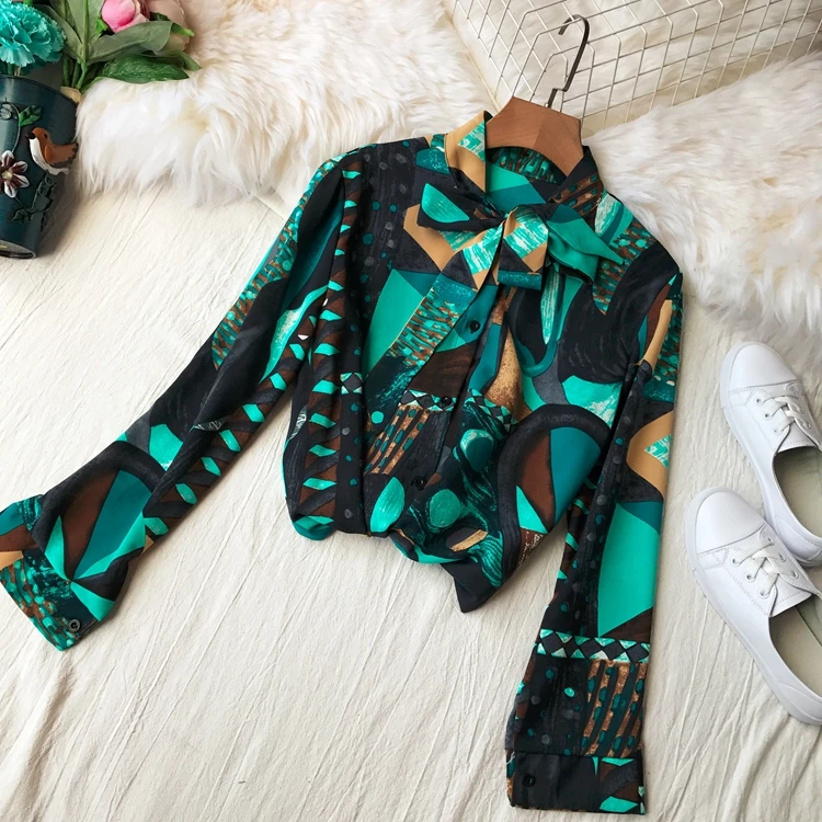 

2018 Autumn New Retro Women Printed Long Sleeve Slim Bow Casual Blouse Lady Single Breasted Chiffon Shirts C197