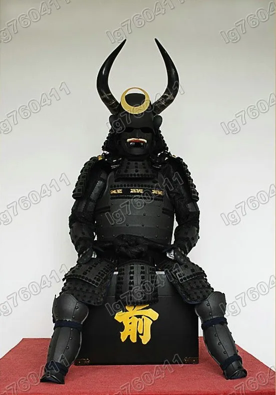 Japanese Iron & Silk wearable Black Horn helmet Rüstung Samurai Armor suit 