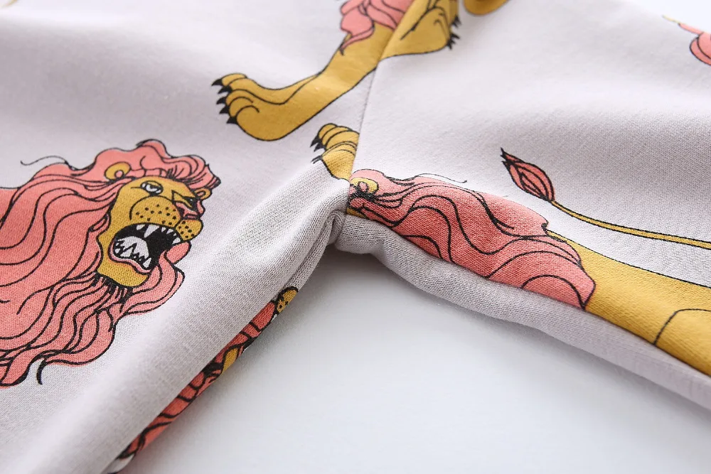 8380596412_1812175144