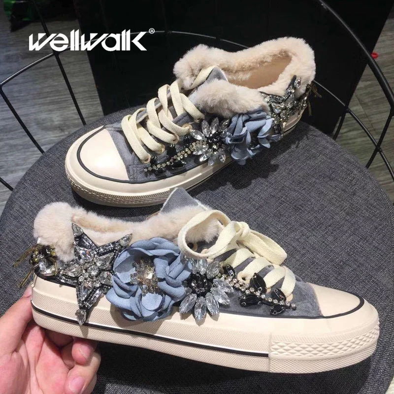 

Wellwalk Casual Shoes Women Luxury Crystals Winter Canvas Shoes Ladies Fur Winter Sneakers Women Lace Up Skate Shoes Korean