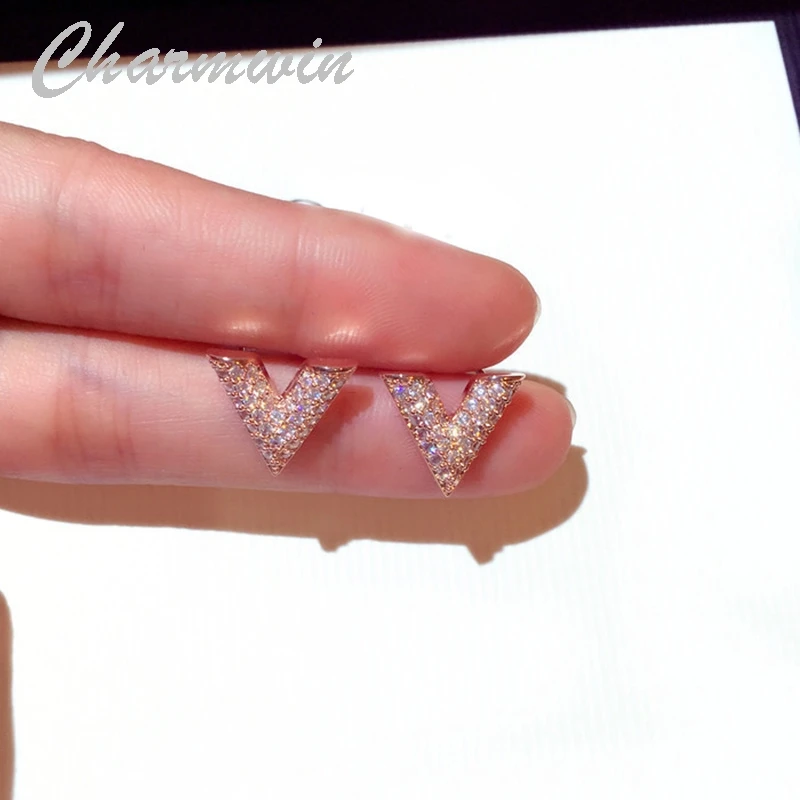 

Charmwin New Silver Needle Stud Earrings For Women Earrings Luxury Rhinestone V Letter Earrings Female Fashion Jewelry