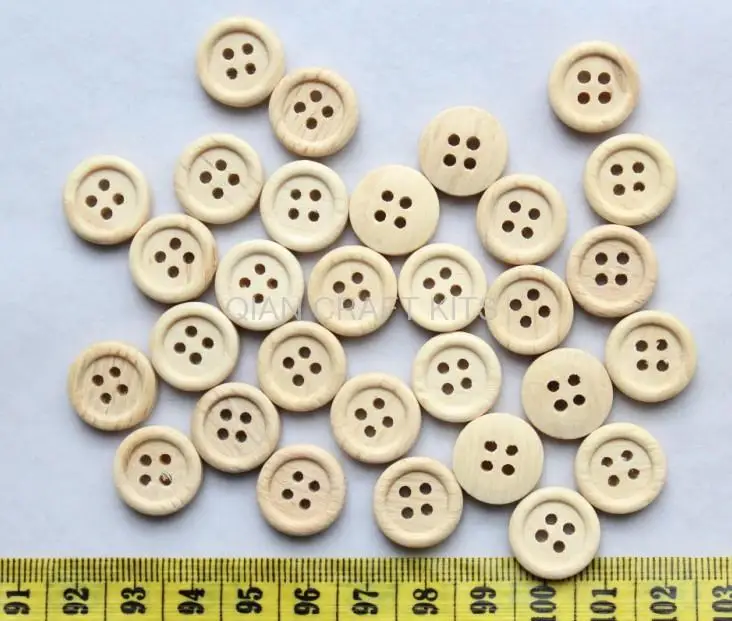 

set of 200pcs of Round Wooden Buttons.25mm(1.0inch) Sewing craft buttons.4 holes