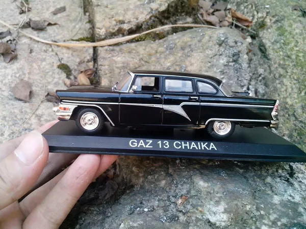 Модель в подарочной коробке модель советского автомобиля 13 CHAIKA Gass Seagull из сплава