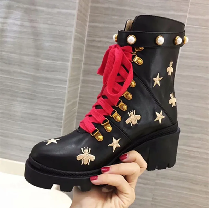 

Leather Women Boots Gold Embroidered Animal Star Pattern Short Booties Pearl Decor Women Ankle Boots Round Toe Fur Winter Shoes
