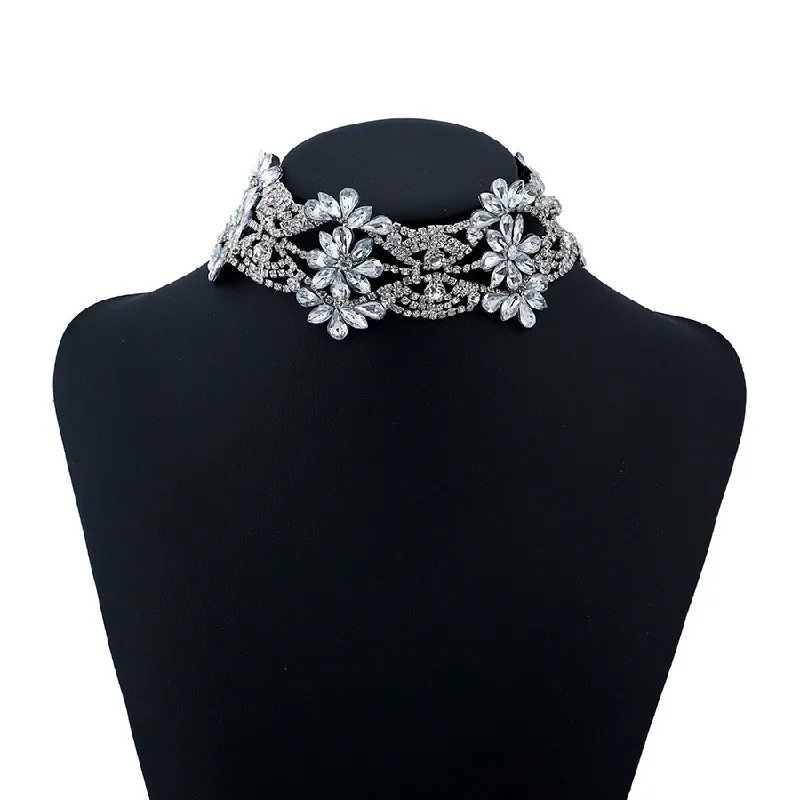 

Fashion Choker Necklace 2019 Women Wide Metal Geometric Hollow Flower Rhinestone Necklace Famous Brand Jewelry Accessories