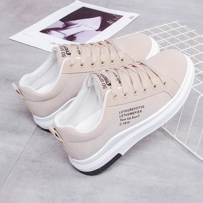 

2019 new spring white shoes female Korean version of the increase in sports shoes wild shoes casual shoes women