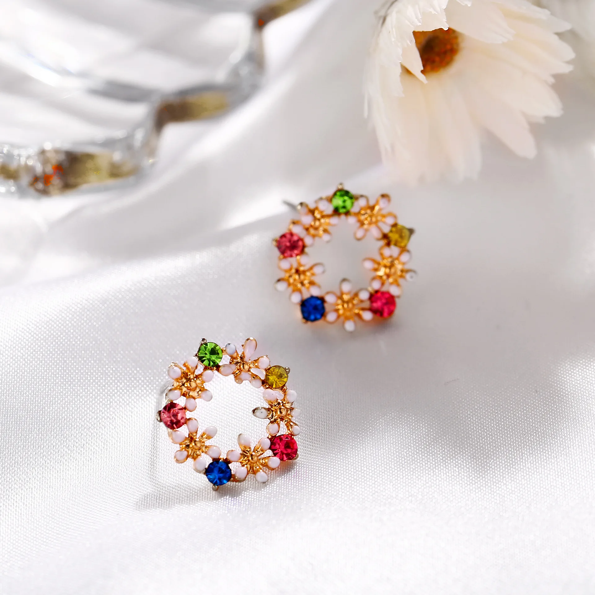 Европейские и американские новые серьги креативная мода встроенные цветы серьги с имитацией жемчуга Серьги для ногтей ювелирные изделия