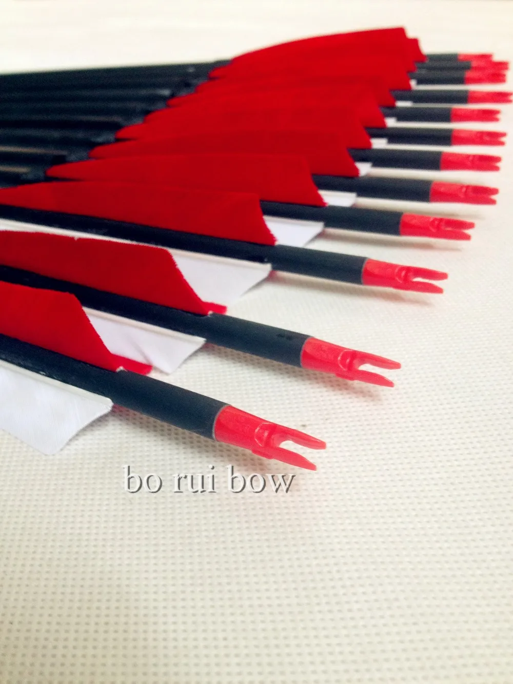 

12pcs /32" carbon arrows can be replaced by the arrow of the true Turkey feathers used for archery bow