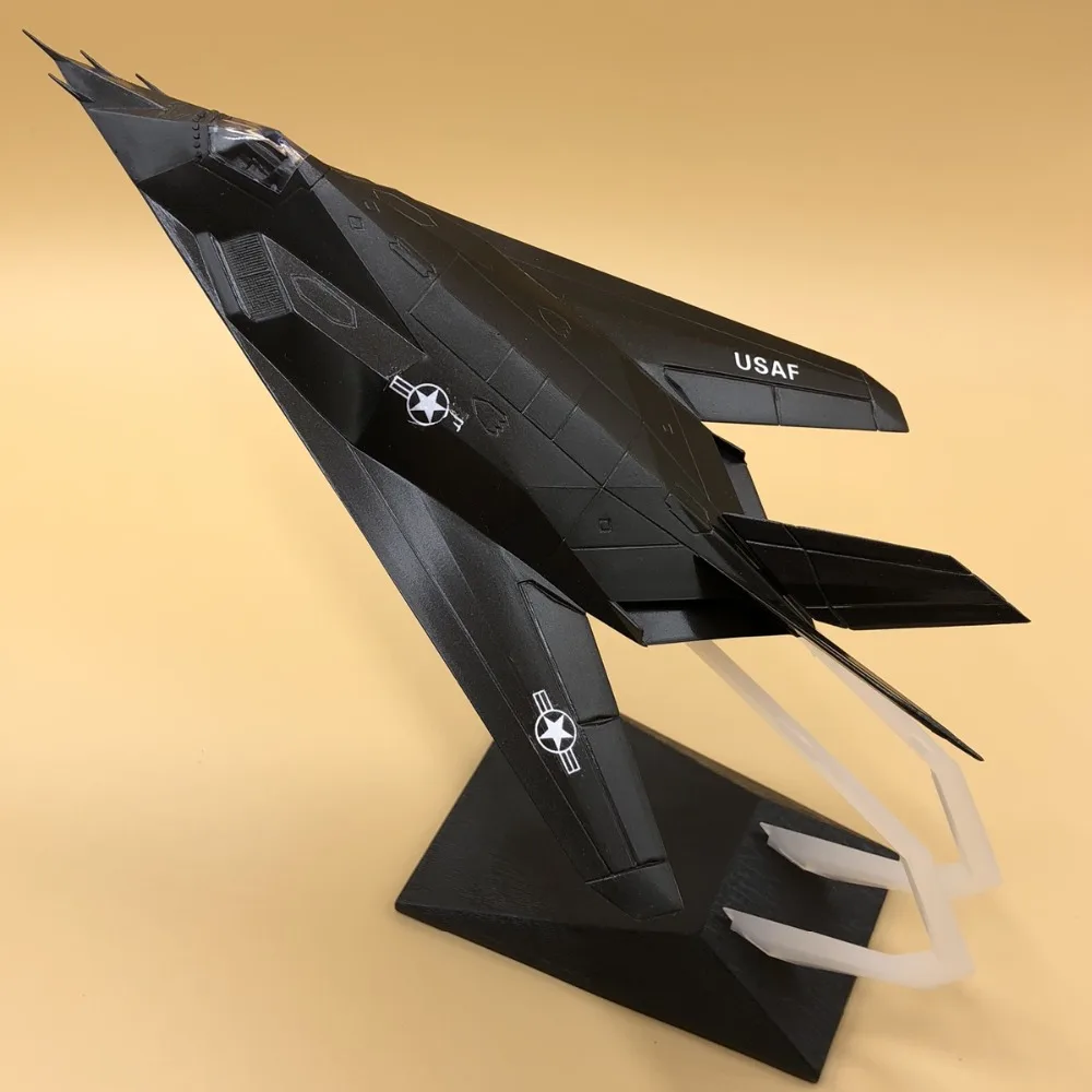 Масштаб 1:72 модель самолета F117 Night Hawk| |