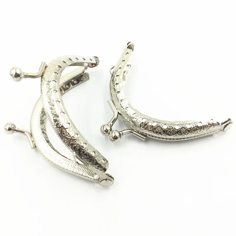 

Kiss Clasp Lock Silver Tone Metal Frame Arch Fashion Mini Purse Fitted Handleas Luggage Accessories 6.5cm 10Pcs