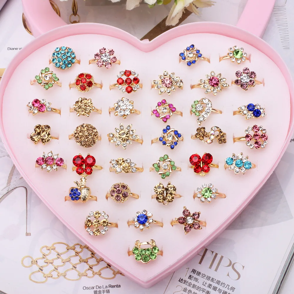 

Wholesale 12/36/50/100pcs Mixed Assorted Gold Adjustable Crystal Rings Baby Kids Girls Ring Party Gift Jewelry With Display Box