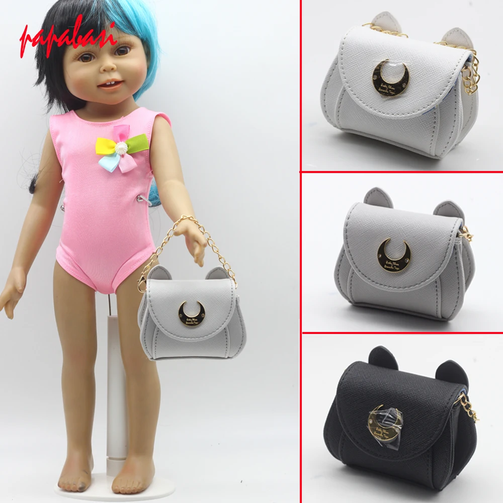 Сумка яндекс лавка новогодняя купить. Кукла в сумке. Кукла в сумке. Сумочка для куклы. Сумочка для куклы.