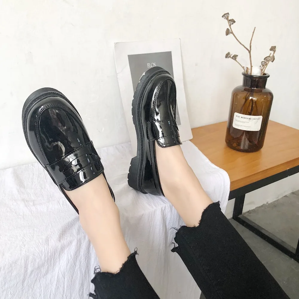 Women Shoes Flat 2019 New Spring Autumn Patent Leather Casual Women Slip on Shoes Matte Leather Shoes Women Shoe Size 35-39