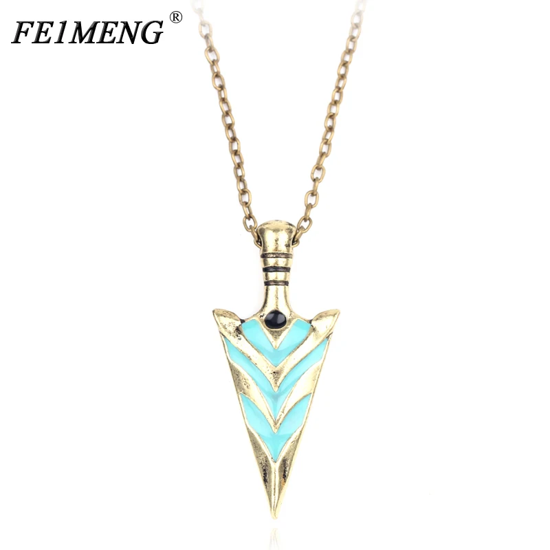 

Glowing Green Arrow Necklace Knight Spear Necklace GLOW in the DARK Luminous pike Pendants Necklaces For Women Men Colar Jewelry